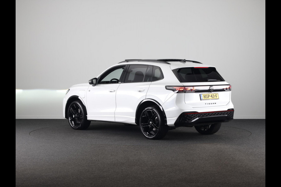 Volkswagen Tiguan 1.5 eHybrid R-Line Edition 204PK PHEV | Verlengde garantie | Panorama dak | Trekhaak | Black Style | Matrix koplampen |  Assistance pakket plus |