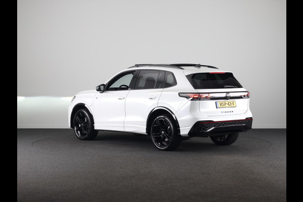 Volkswagen Tiguan 1.5 eHybrid R-Line Edition 204PK PHEV | Verlengde garantie | Panorama dak | Trekhaak | Black Style | Matrix koplampen |  Assistance pakket plus |