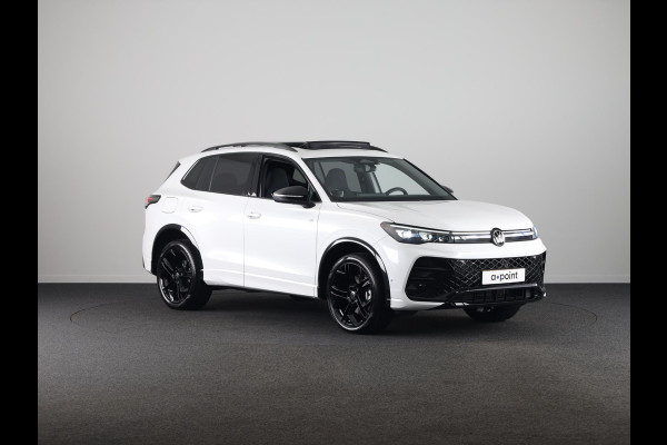 Volkswagen Tiguan 1.5 eHybrid R-Line Edition 204PK PHEV | Verlengde garantie | Panorama dak | Trekhaak | Black Style | Matrix koplampen |  Assistance pakket plus |