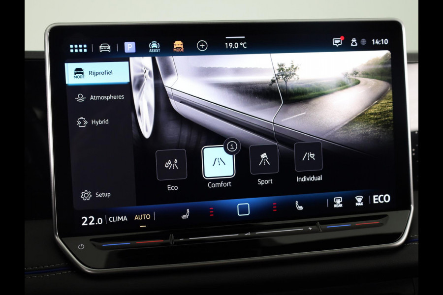 Volkswagen Tiguan 1.5 eHybrid R-Line Edition 204PK PHEV | Verlengde garantie | Panorama dak | Trekhaak | Black Style | Matrix koplampen |  Assistance pakket plus |