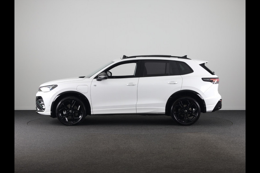 Volkswagen Tiguan 1.5 eHybrid R-Line Edition 204PK PHEV | Verlengde garantie | Panorama dak | Trekhaak | Black Style | Matrix koplampen |  Assistance pakket plus |