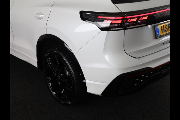 Volkswagen Tiguan 1.5 eHybrid R-Line Edition 204PK PHEV | Verlengde garantie | Panorama dak | Trekhaak | Black Style | Matrix koplampen |  Assistance pakket plus |