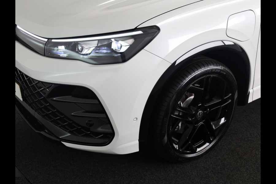 Volkswagen Tiguan 1.5 eHybrid R-Line Edition 204PK PHEV | Verlengde garantie | Panorama dak | Trekhaak | Black Style | Matrix koplampen |  Assistance pakket plus |