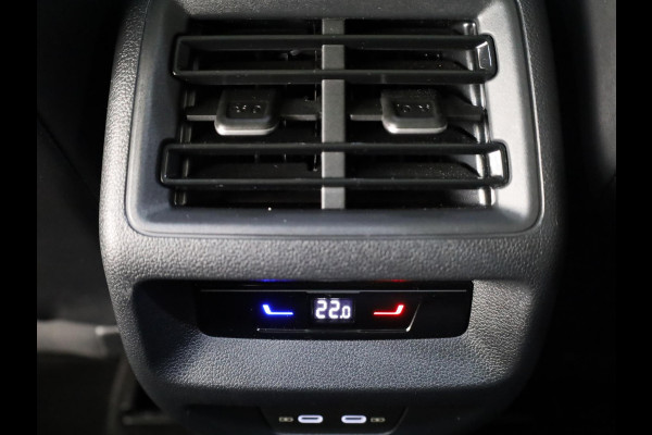 Volkswagen Tiguan 1.5 eHybrid R-Line Edition 204PK PHEV | Verlengde garantie | Panorama dak | Trekhaak | Black Style | Matrix koplampen |  Assistance pakket plus |