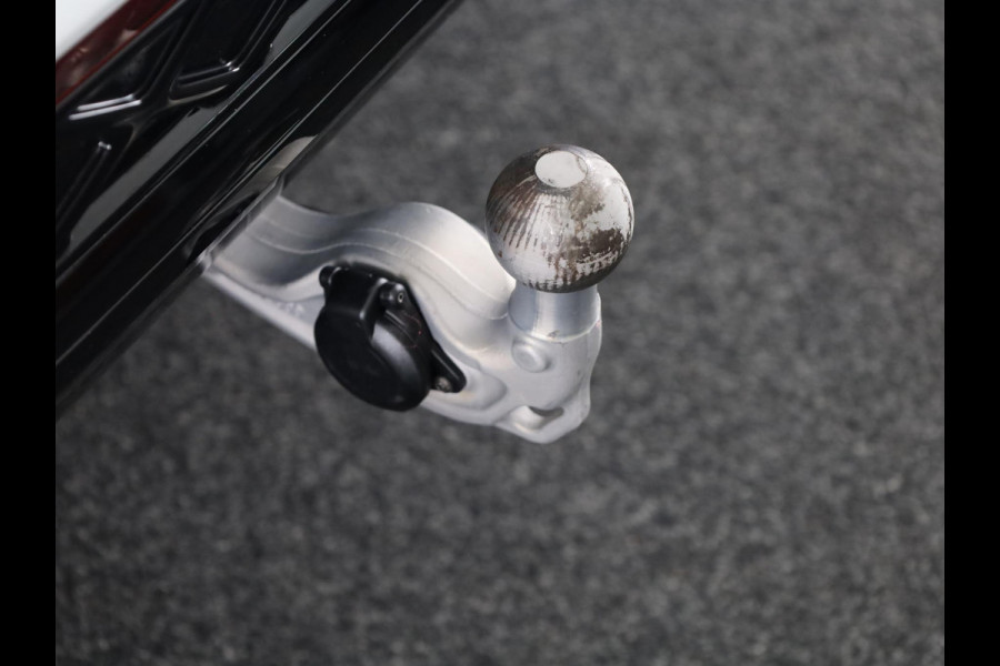 Volkswagen Tiguan 1.5 eHybrid R-Line Edition 204PK PHEV | Verlengde garantie | Panorama dak | Trekhaak | Black Style | Matrix koplampen |  Assistance pakket plus |