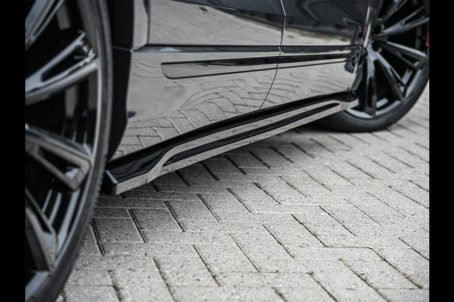 Audi Q8 55TFSI e QUATTRO PRO LINE S COMPETITION | S-SEATS | PANORAMADAK | 4 WIEL BESTURING | B&O SOUND | HEAD-UP | LUCHTVERING | DAB+ |