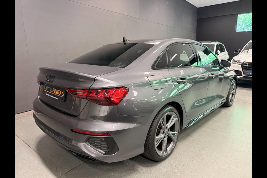 Audi A3 Limousine 35 TFSI 2X S-LINE BLACK-LINE V-COCKPIT/NAVI/DAB/CARPLAY/ECC/PDC/CRUISE///