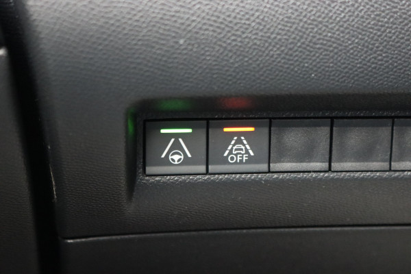Peugeot 2008 1.2 PureTech GT Pack Aut8 | Adpatieve Cruise Control | Panoramadak | Focal Sound System | Sfeerverlichting | Camera | Keyless Go | 3D-Display | Stoelverwarming | Full Led |