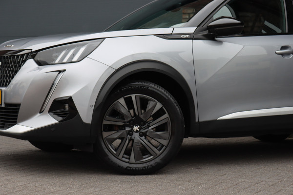 Peugeot 2008 1.2 PureTech GT Pack Aut8 | Adpatieve Cruise Control | Panoramadak | Focal Sound System | Sfeerverlichting | Camera | Keyless Go | 3D-Display | Stoelverwarming | Full Led |