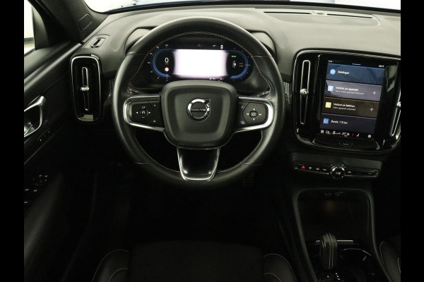 Volvo XC40 Recharge P8 AWD R Design | Panoramadak | Trekhaak | Stoel & stuurverwarming | Adaptive cruise | Carplay | Full LED | Camera | Leder/Alcantara | Keyless
