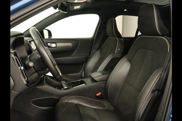 Volvo XC40 Recharge P8 AWD R Design | Panoramadak | Trekhaak | Stoel & stuurverwarming | Adaptive cruise | Carplay | Full LED | Camera | Leder/Alcantara | Keyless