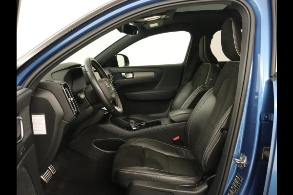 Volvo XC40 Recharge P8 AWD R Design | Panoramadak | Trekhaak | Stoel & stuurverwarming | Adaptive cruise | Carplay | Full LED | Camera | Leder/Alcantara | Keyless