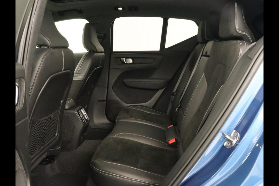 Volvo XC40 Recharge P8 AWD R Design | Panoramadak | Trekhaak | Stoel & stuurverwarming | Adaptive cruise | Carplay | Full LED | Camera | Leder/Alcantara | Keyless