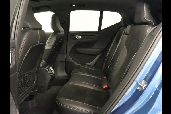 Volvo XC40 Recharge P8 AWD R Design | Panoramadak | Trekhaak | Stoel & stuurverwarming | Adaptive cruise | Carplay | Full LED | Camera | Leder/Alcantara | Keyless