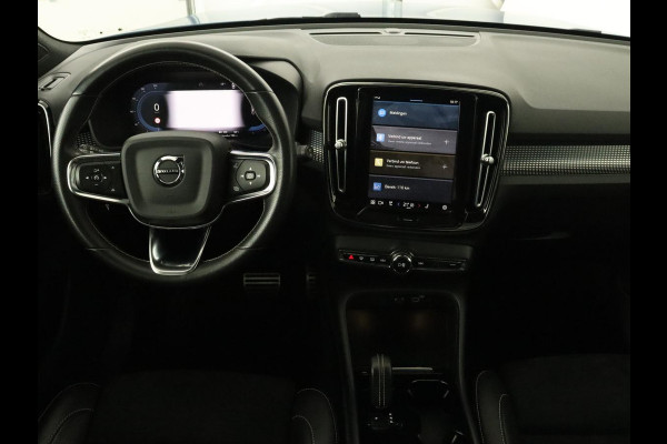 Volvo XC40 Recharge P8 AWD R Design | Panoramadak | Trekhaak | Stoel & stuurverwarming | Adaptive cruise | Carplay | Full LED | Camera | Leder/Alcantara | Keyless