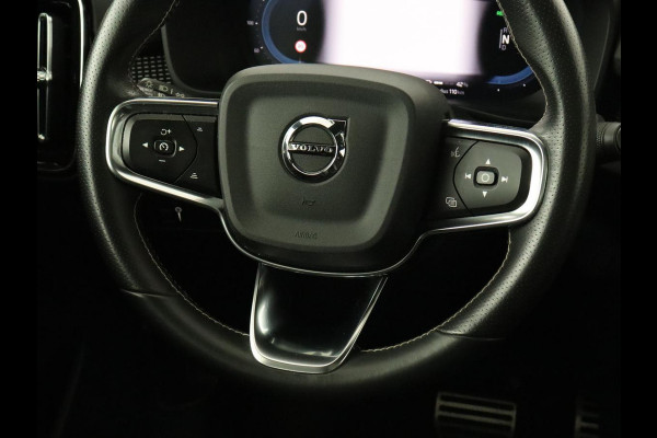 Volvo XC40 Recharge P8 AWD R Design | Panoramadak | Trekhaak | Stoel & stuurverwarming | Adaptive cruise | Carplay | Full LED | Camera | Leder/Alcantara | Keyless