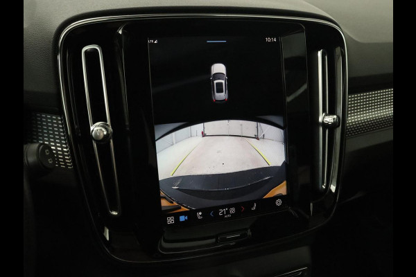 Volvo XC40 Recharge P8 AWD R Design | Panoramadak | Trekhaak | Stoel & stuurverwarming | Adaptive cruise | Carplay | Full LED | Camera | Leder/Alcantara | Keyless