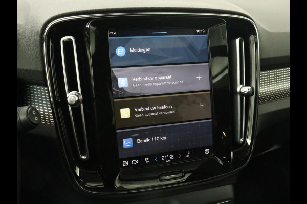 Volvo XC40 Recharge P8 AWD R Design | Panoramadak | Trekhaak | Stoel & stuurverwarming | Adaptive cruise | Carplay | Full LED | Camera | Leder/Alcantara | Keyless