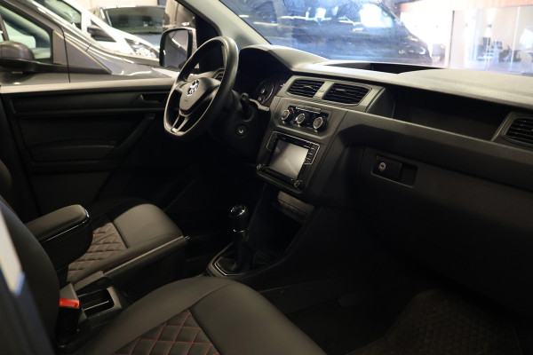 Volkswagen Caddy 2.0 TDI DSG | L+R Schuifdeur | AP Suspension | CarPlay | Camera | Stoelverwarming | Trekhaak | Airco | Cruise control | Dealer onderhouden | Nieuwe APK