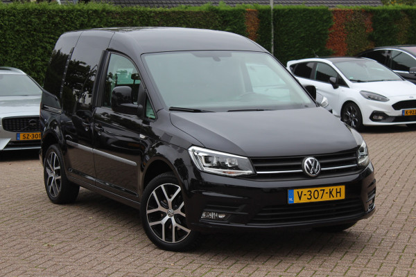 Volkswagen Caddy 2.0 TDI L1H1 BMT Highline / Trekhaak / Apple CarPlay / Navigatie / Xenon / 17'' / Parkeerhulp achter / Zijschuifdeur rechts / Cruise Control