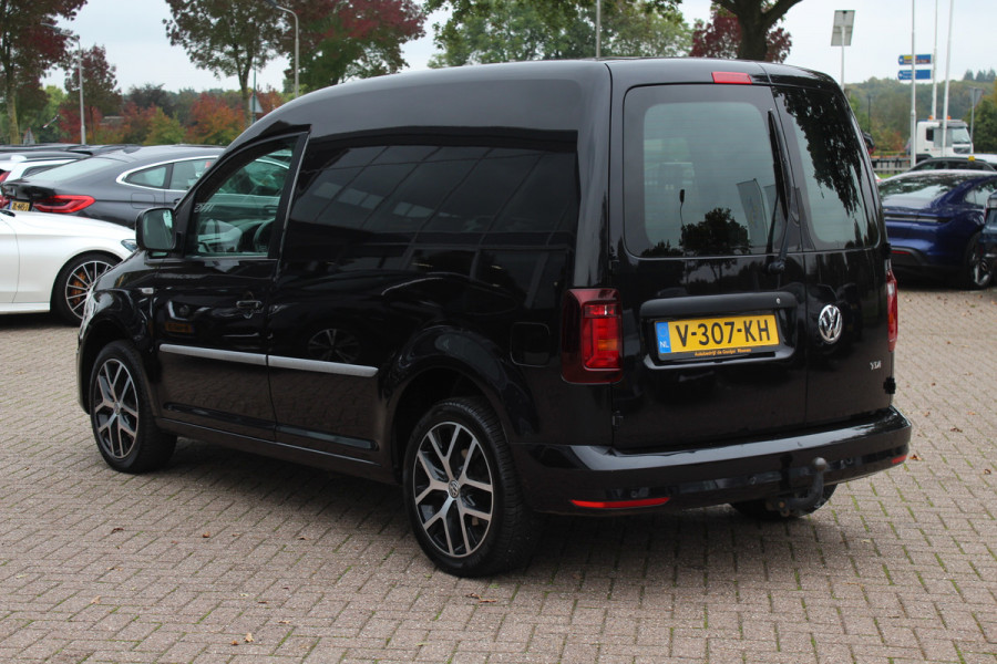 Volkswagen Caddy 2.0 TDI L1H1 BMT Highline / Trekhaak / Apple CarPlay / Navigatie / Xenon / 17'' / Parkeerhulp achter / Zijschuifdeur rechts / Cruise Control