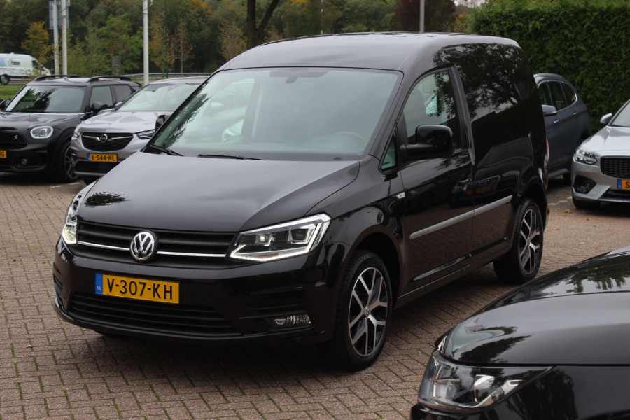 Volkswagen Caddy 2.0 TDI L1H1 BMT Highline / Trekhaak / Apple CarPlay / Navigatie / Xenon / 17'' / Parkeerhulp achter / Zijschuifdeur rechts / Cruise Control