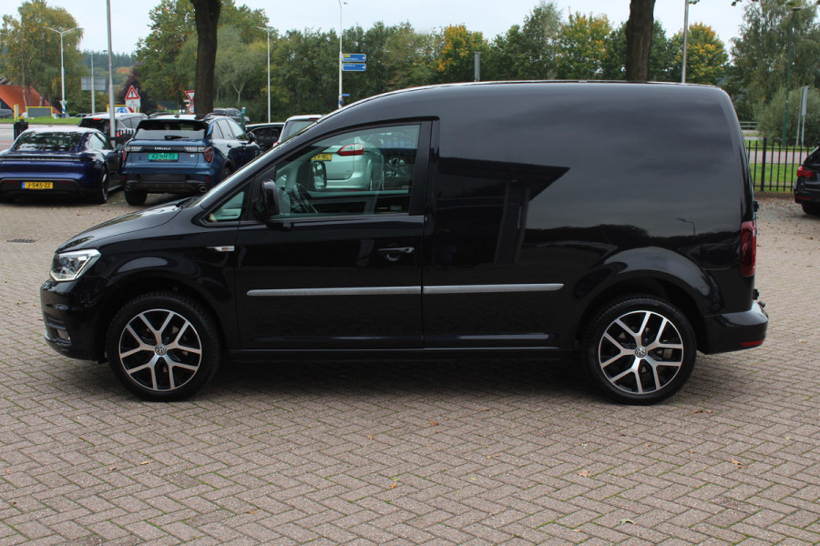 Volkswagen Caddy 2.0 TDI L1H1 BMT Highline / Trekhaak / Apple CarPlay / Navigatie / Xenon / 17'' / Parkeerhulp achter / Zijschuifdeur rechts / Cruise Control