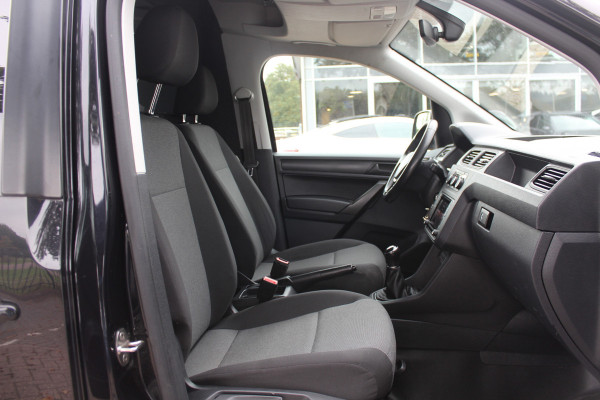 Volkswagen Caddy 2.0 TDI L1H1 BMT Highline / Trekhaak / Apple CarPlay / Navigatie / Xenon / 17'' / Parkeerhulp achter / Zijschuifdeur rechts / Cruise Control
