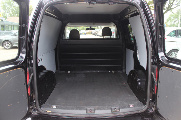 Volkswagen Caddy 2.0 TDI L1H1 BMT Highline / Trekhaak / Apple CarPlay / Navigatie / Xenon / 17'' / Parkeerhulp achter / Zijschuifdeur rechts / Cruise Control