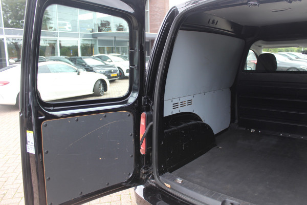 Volkswagen Caddy 2.0 TDI L1H1 BMT Highline / Trekhaak / Apple CarPlay / Navigatie / Xenon / 17'' / Parkeerhulp achter / Zijschuifdeur rechts / Cruise Control