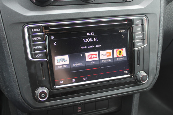 Volkswagen Caddy 2.0 TDI L1H1 BMT Highline / Trekhaak / Apple CarPlay / Navigatie / Xenon / 17'' / Parkeerhulp achter / Zijschuifdeur rechts / Cruise Control
