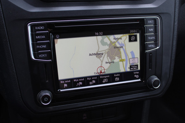 Volkswagen Caddy 2.0 TDI L1H1 BMT Highline / Trekhaak / Apple CarPlay / Navigatie / Xenon / 17'' / Parkeerhulp achter / Zijschuifdeur rechts / Cruise Control