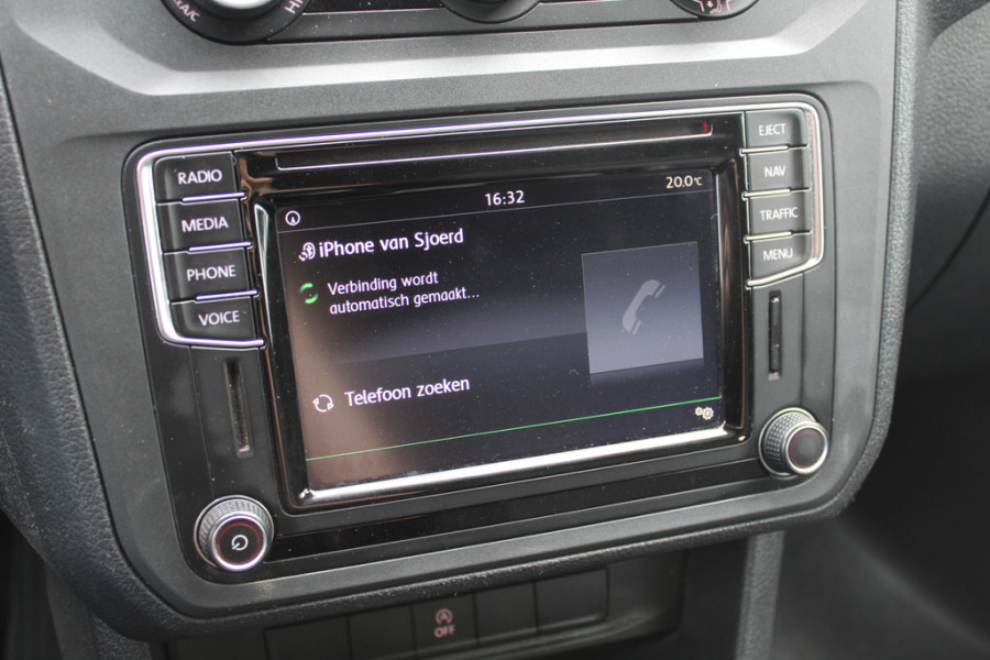 Volkswagen Caddy 2.0 TDI L1H1 BMT Highline / Trekhaak / Apple CarPlay / Navigatie / Xenon / 17'' / Parkeerhulp achter / Zijschuifdeur rechts / Cruise Control