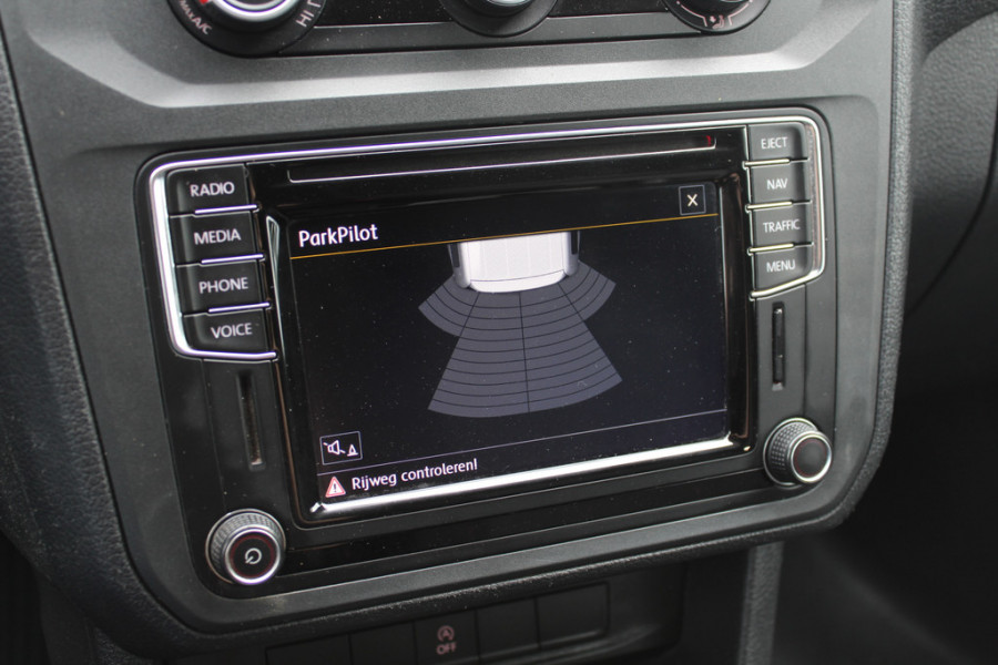 Volkswagen Caddy 2.0 TDI L1H1 BMT Highline / Trekhaak / Apple CarPlay / Navigatie / Xenon / 17'' / Parkeerhulp achter / Zijschuifdeur rechts / Cruise Control