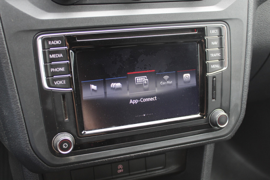 Volkswagen Caddy 2.0 TDI L1H1 BMT Highline / Trekhaak / Apple CarPlay / Navigatie / Xenon / 17'' / Parkeerhulp achter / Zijschuifdeur rechts / Cruise Control