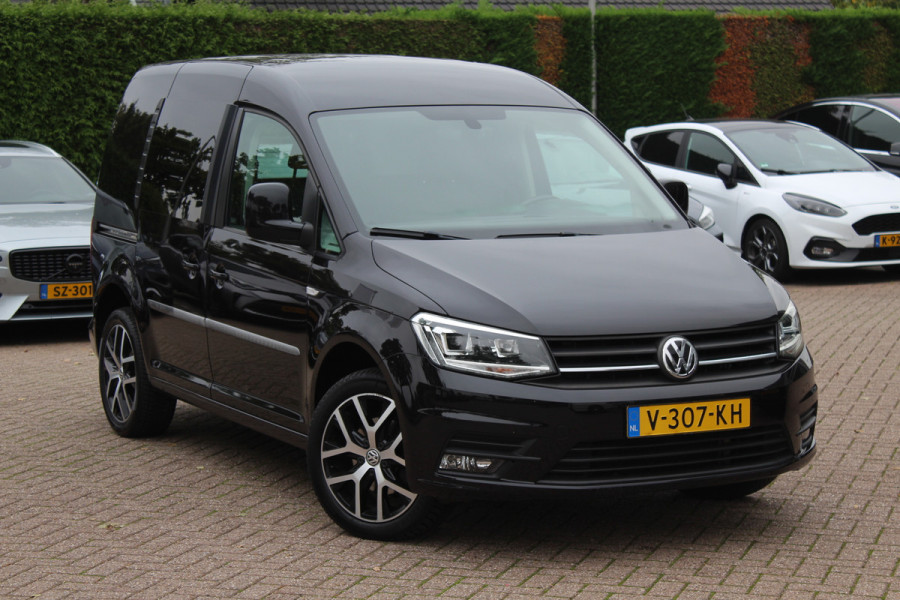 Volkswagen Caddy 2.0 TDI L1H1 BMT Highline / Trekhaak / Apple CarPlay / Navigatie / Xenon / 17'' / Parkeerhulp achter / Zijschuifdeur rechts / Cruise Control