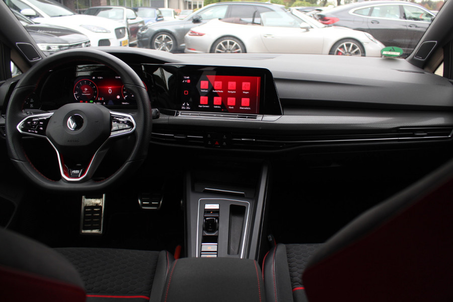 Volkswagen Golf 2.0 TSI GTI Clubsport 45 Jahre Edition / Verlengde Garantie / Akrapovic / Trekhaak / Camera / Harman Kardon / Keyless / 19'' / Apple CarPlay / Matrix LED / Dodehoek / Stuur+Stoelverwarming / ACC