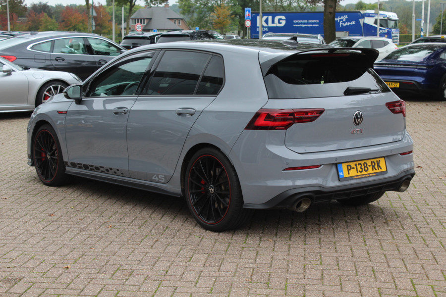 Volkswagen Golf 2.0 TSI GTI Clubsport 45 Jahre Edition / Verlengde Garantie / Akrapovic / Trekhaak / Camera / Harman Kardon / Keyless / 19'' / Apple CarPlay / Matrix LED / Dodehoek / Stuur+Stoelverwarming / ACC