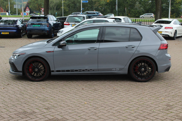 Volkswagen Golf 2.0 TSI GTI Clubsport 45 Jahre Edition / Verlengde Garantie / Akrapovic / Trekhaak / Camera / Harman Kardon / Keyless / 19'' / Apple CarPlay / Matrix LED / Dodehoek / Stuur+Stoelverwarming / ACC