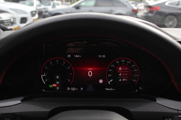 Volkswagen Golf 2.0 TSI GTI Clubsport 45 Jahre Edition / Verlengde Garantie / Akrapovic / Trekhaak / Camera / Harman Kardon / Keyless / 19'' / Apple CarPlay / Matrix LED / Dodehoek / Stuur+Stoelverwarming / ACC