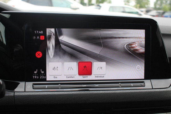 Volkswagen Golf 2.0 TSI GTI Clubsport 45 Jahre Edition / Verlengde Garantie / Akrapovic / Trekhaak / Camera / Harman Kardon / Keyless / 19'' / Apple CarPlay / Matrix LED / Dodehoek / Stuur+Stoelverwarming / ACC