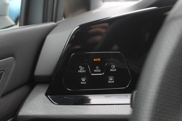 Volkswagen Golf 2.0 TSI GTI Clubsport 45 Jahre Edition / Verlengde Garantie / Akrapovic / Trekhaak / Camera / Harman Kardon / Keyless / 19'' / Apple CarPlay / Matrix LED / Dodehoek / Stuur+Stoelverwarming / ACC
