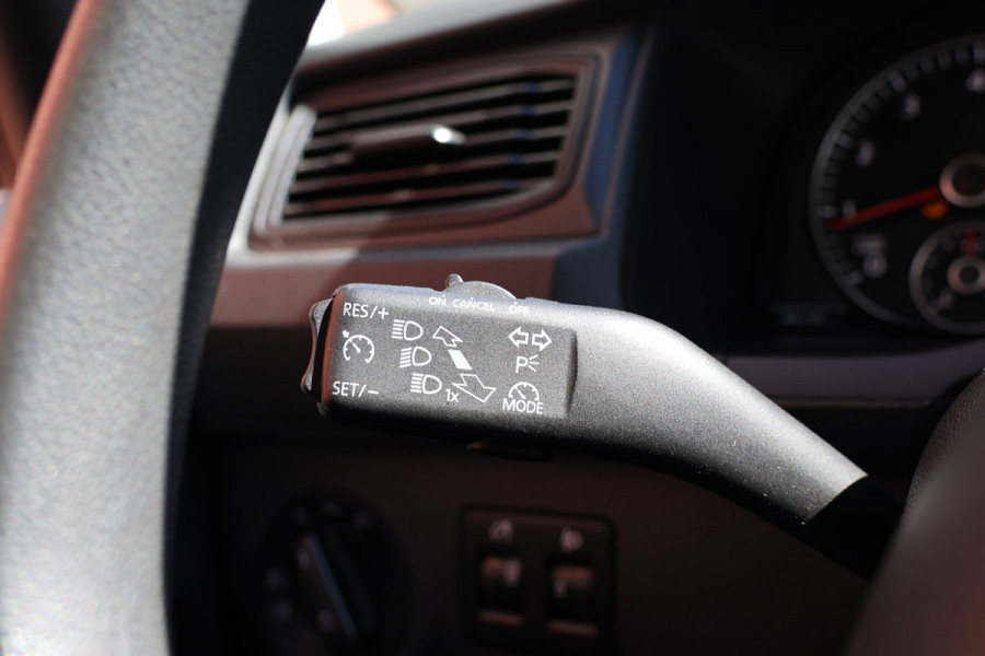 Volkswagen Caddy 2.0 TDI DSG | L+R Schuifdeur | AP Suspension | CarPlay | Camera | Stoelverwarming | Trekhaak | Airco | Cruise control | Dealer onderhouden | Nieuwe APK