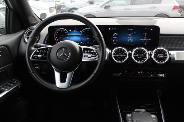 Mercedes-Benz EQB 250+ Luxury Line 71 kWh / Camera / Apple CarPlay / Half leder / Keyless / 18'' / Navigatie / DAB / Dodehoek / Cruise Control