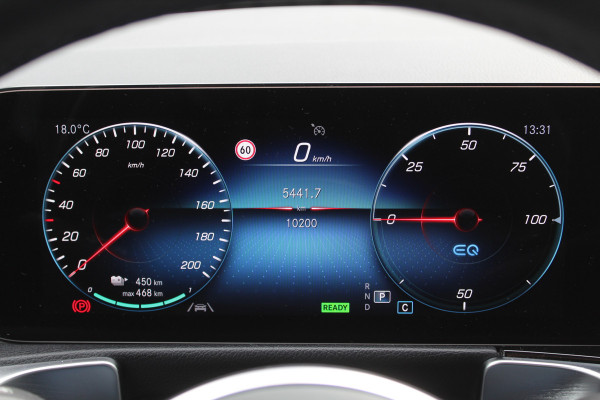 Mercedes-Benz EQB 250+ Luxury Line 71 kWh / Camera / Apple CarPlay / Half leder / Keyless / 18'' / Navigatie / DAB / Dodehoek / Cruise Control