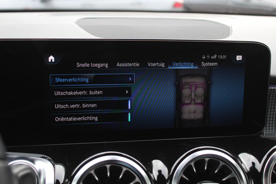 Mercedes-Benz EQB 250+ Luxury Line 71 kWh / Camera / Apple CarPlay / Half leder / Keyless / 18'' / Navigatie / DAB / Dodehoek / Cruise Control
