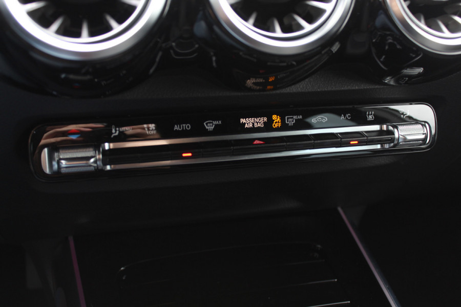 Mercedes-Benz EQB 250+ Luxury Line 71 kWh / Camera / Apple CarPlay / Half leder / Keyless / 18'' / Navigatie / DAB / Dodehoek / Cruise Control