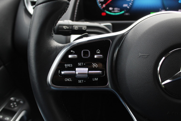 Mercedes-Benz EQB 250+ Luxury Line 71 kWh / Camera / Apple CarPlay / Half leder / Keyless / 18'' / Navigatie / DAB / Dodehoek / Cruise Control