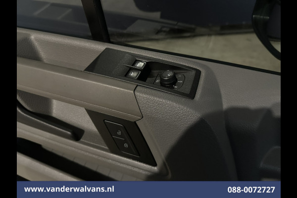Volkswagen Crafter 2.0 TDI 140 pk L3H3 L2H2 Euro6 Airco | Camera | Cruisecontrol | Apple Carplay Android Auto, Chauffeursstoel, Parkeersensoren, Bijrijdersbank, 3000kg Trekvermogen, zilver Volkswagen Crafter 2.0 TDI 140 pk L3H3 L2H2 Euro6 Airco | Camera | Cruisecontrol | Apple Carplay Android Auto, Chauffeursstoel, Parkeersensoren, Bijrijdersbank, 3000kg Trekvermogen, zilver