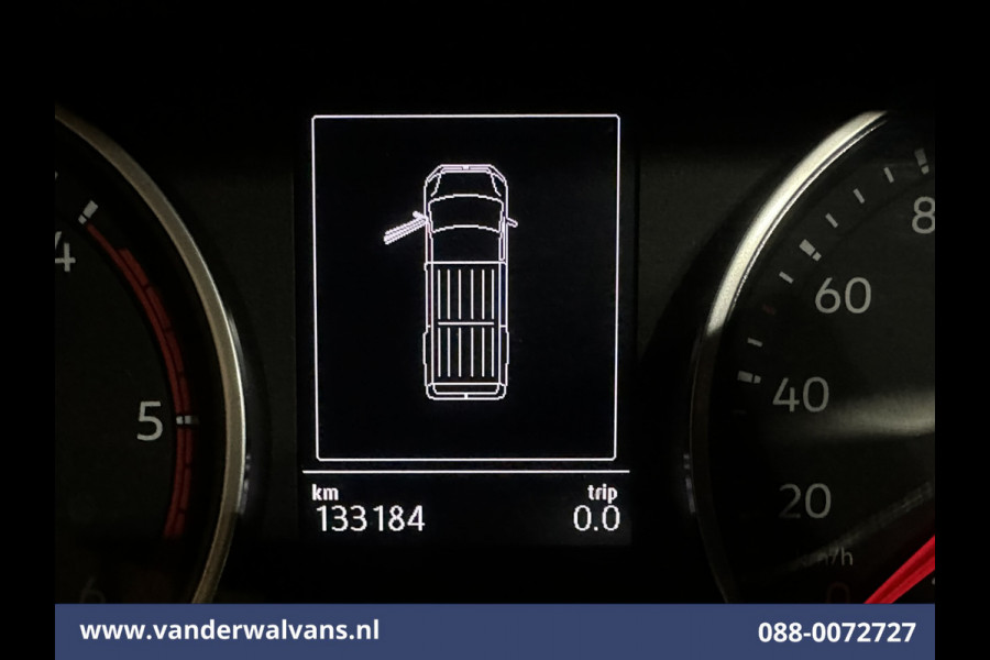 Volkswagen Crafter 2.0 TDI 140 pk L3H3 L2H2 Euro6 Airco | Camera | Cruisecontrol | Apple Carplay Android Auto, Chauffeursstoel, Parkeersensoren, Bijrijdersbank, 3000kg Trekvermogen, zilver Volkswagen Crafter 2.0 TDI 140 pk L3H3 L2H2 Euro6 Airco | Camera | Cruisecontrol | Apple Carplay Android Auto, Chauffeursstoel, Parkeersensoren, Bijrijdersbank, 3000kg Trekvermogen, zilver